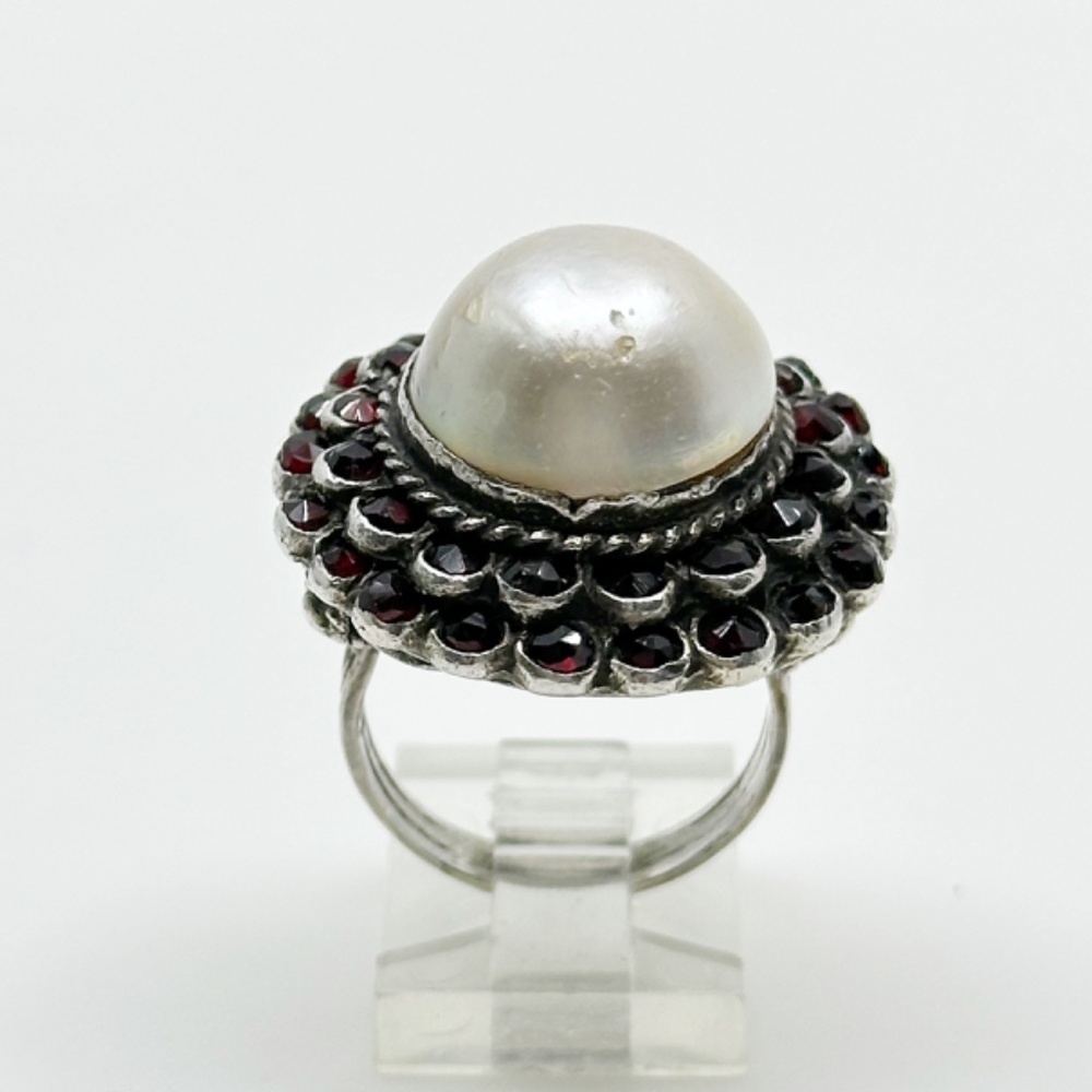 Vintage Sterling silver Mabe pearl & bohemian cut garnet ring - GM950
